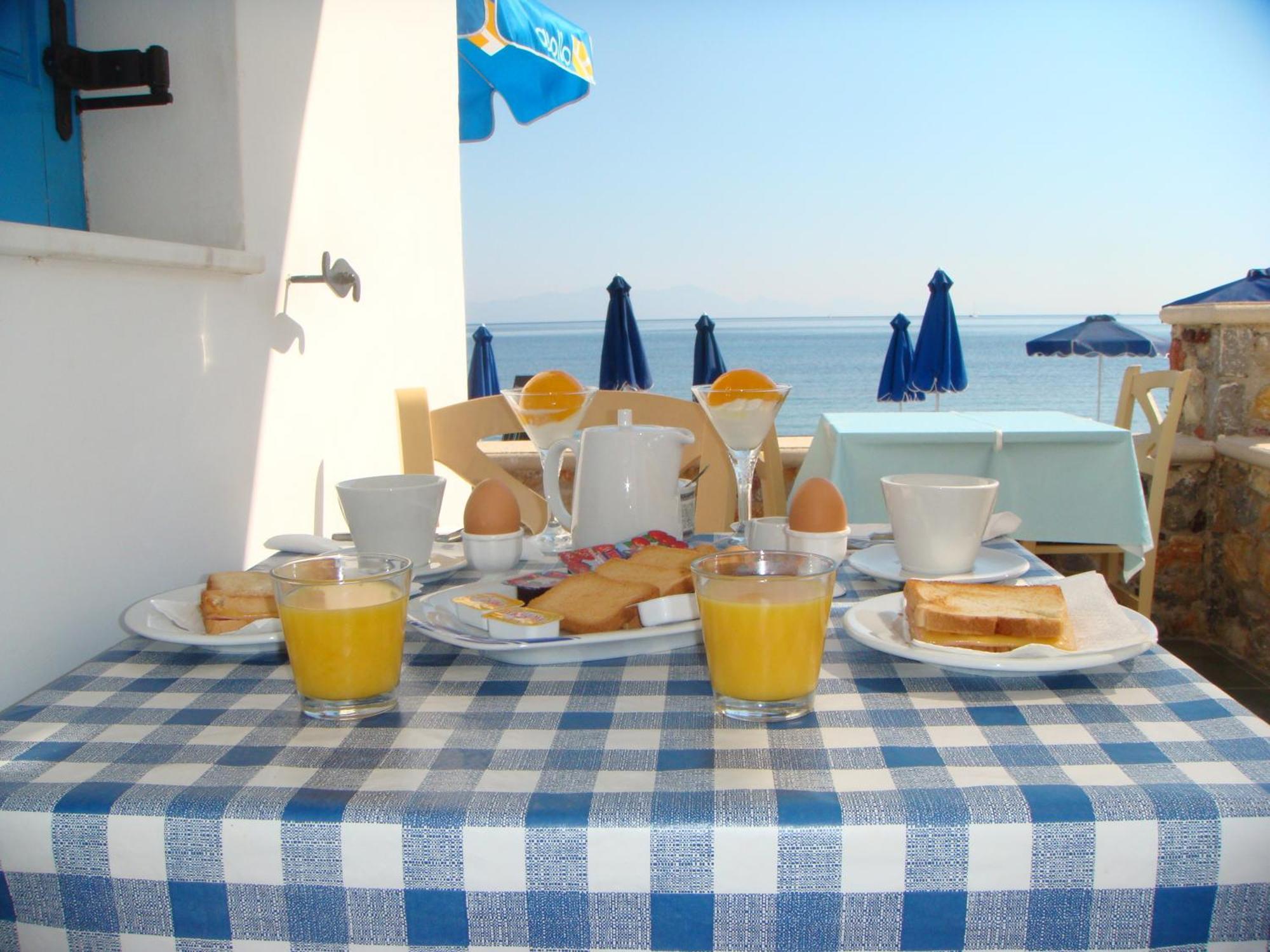 Dream Island Hotel Livadia  Екстер'єр фото